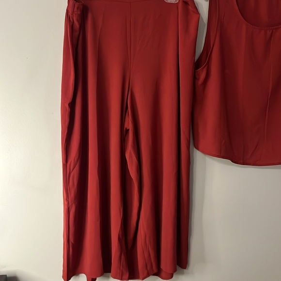 Roylamp 2Piece Set Burgundy Red Size 2X Cropped Widee Leg Pants Sleeveless Top - Picture 10 of 15